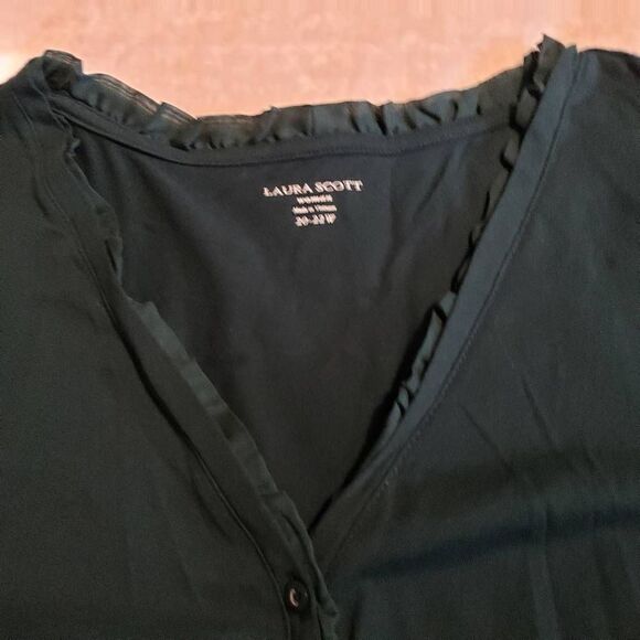 Laura Scott Women's Plus Size Button Front Knit Top - Picture 4 of 7